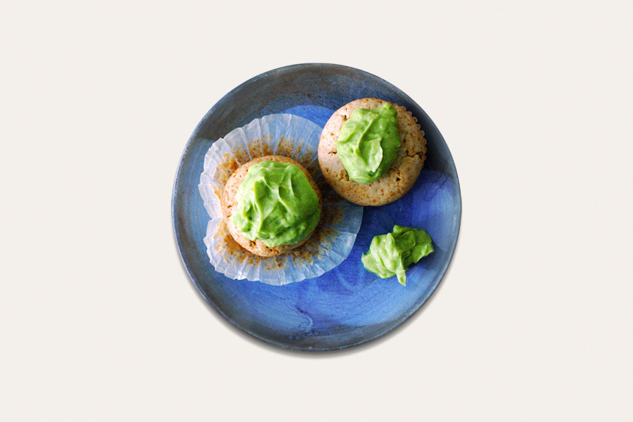 Cupcakes mit grüner und brauner Haube